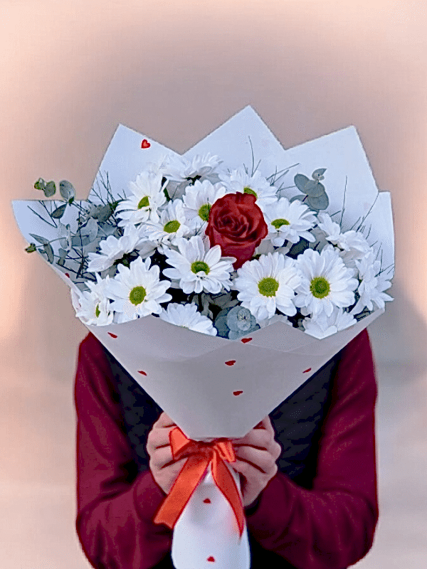 Alanya çiçekçi - Papatyalar Ortaya 1 Gül