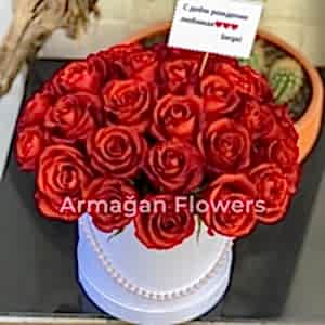 Alanya çiçekçi - Beyaz Kutuya 33 Gül