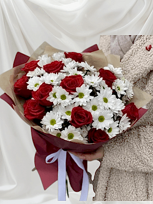 Alanya çiçekçi - 11 Gül Krizantem Buketi 